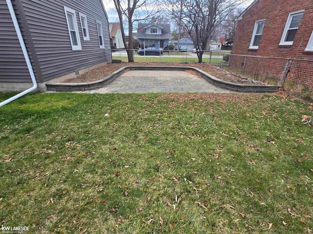 Builiding view twenty two for 7337 Dale, Center Line, MI. 48015