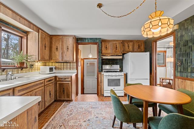 Builiding view eight for 26118 San Rosa, Saint Clair Shores, MI. 48081