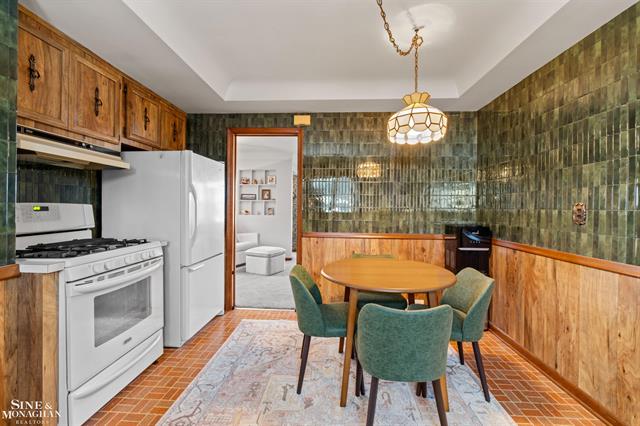 Builiding view ten for 26118 San Rosa, Saint Clair Shores, MI. 48081