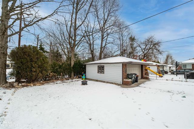 Builiding view twenty seven for 26118 San Rosa, Saint Clair Shores, MI. 48081