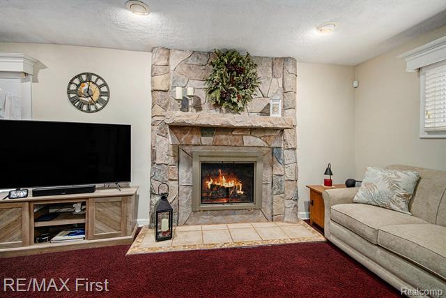 Builiding view eight for 25861 Wiseman, Roseville, MI. 48066