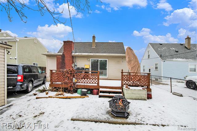 Builiding view eighteen for 25861 Wiseman, Roseville, MI. 48066