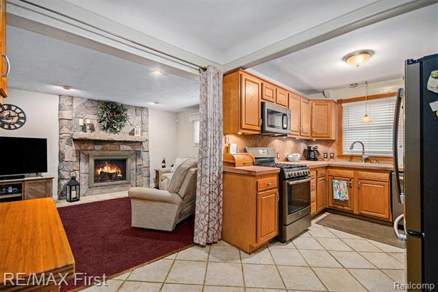 Builiding view six for 25861 Wiseman, Roseville, MI. 48066