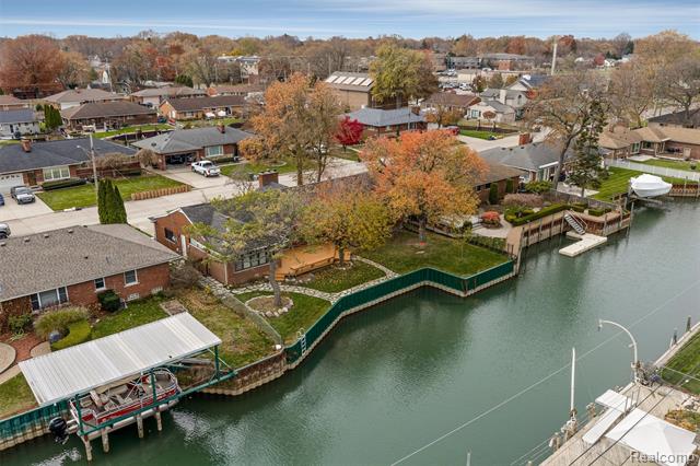 Builiding view twenty eight for 22429 Lakecrest, Saint Clair Shores, MI. 48081