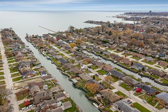 Builiding view twenty seven for 22429 Lakecrest, Saint Clair Shores, MI. 48081