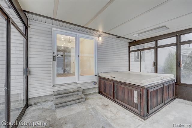 Builiding view fifteen for 25855 Mackinac, Roseville, MI. 48066