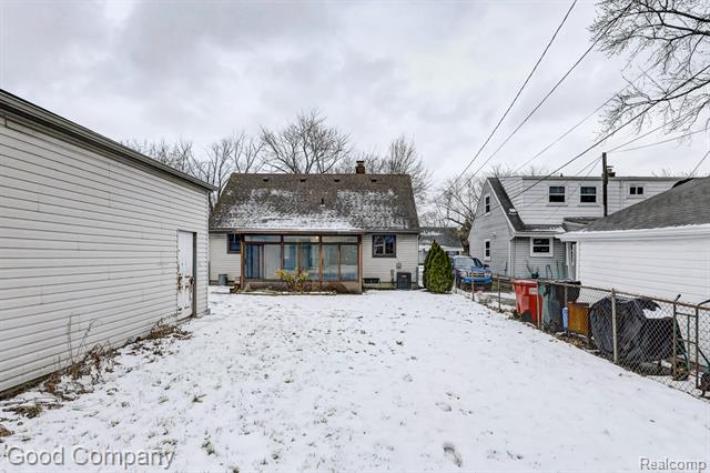 Builiding view forty one for 25855 Mackinac, Roseville, MI. 48066