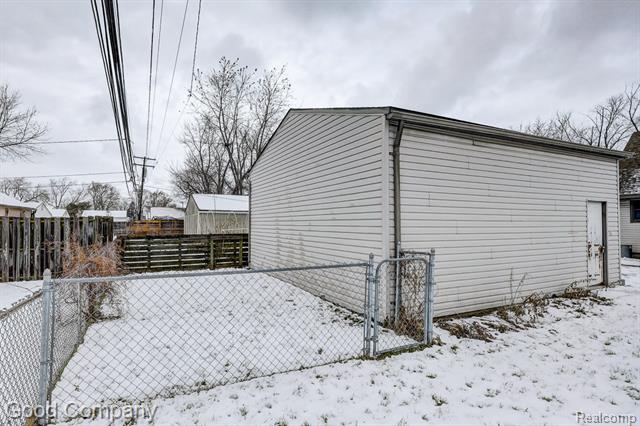 Builiding view forty two for 25855 Mackinac, Roseville, MI. 48066