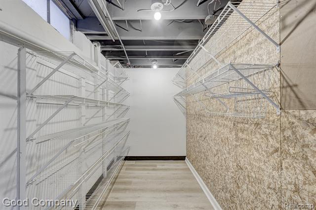 Builiding view thirty five for 25855 Mackinac, Roseville, MI. 48066