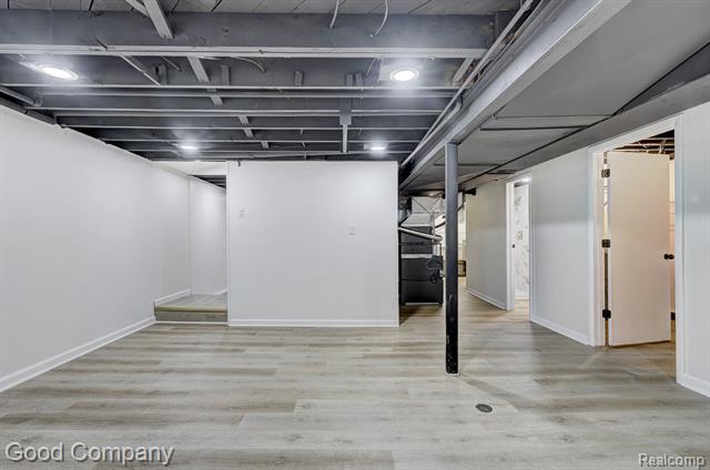 Builiding view thirty one for 25855 Mackinac, Roseville, MI. 48066