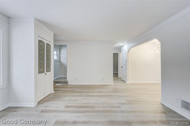 Builiding view three for 25855 Mackinac, Roseville, MI. 48066