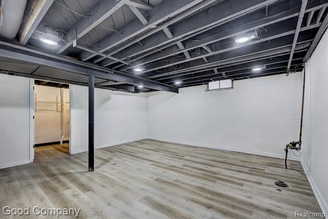 Builiding view twenty nine for 25855 Mackinac, Roseville, MI. 48066