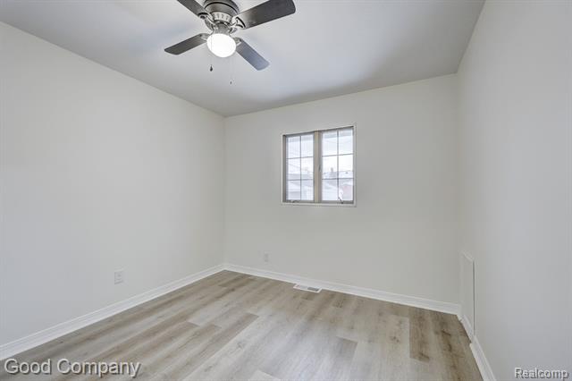 Builiding view twenty one for 25855 Mackinac, Roseville, MI. 48066