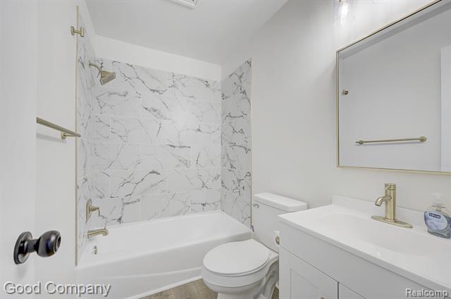 Builiding view twenty three for 25855 Mackinac, Roseville, MI. 48066