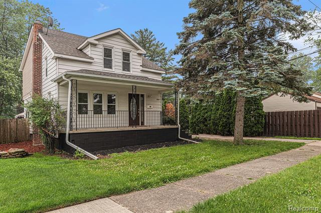 front view for 26314 E Street, Saint Clair Shores, Mi. 48081