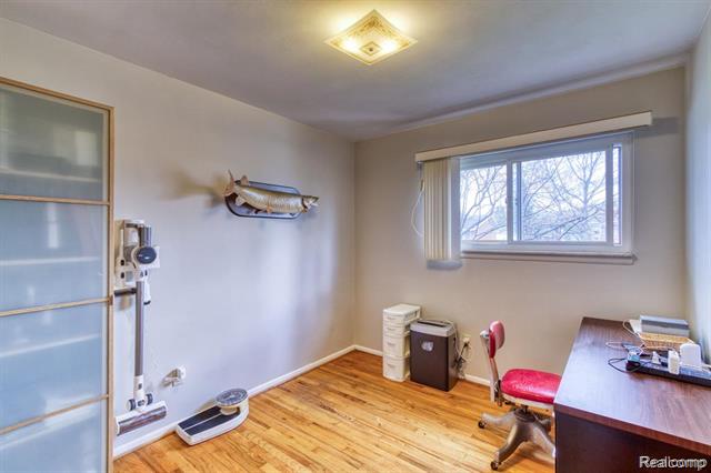 Builiding view fifteen for 13194 Burgundy, Warren, MI. 48089