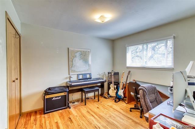 Builiding view seventeen for 13194 Burgundy, Warren, MI. 48089