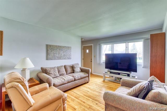 Builiding view six for 13194 Burgundy, Warren, MI. 48089