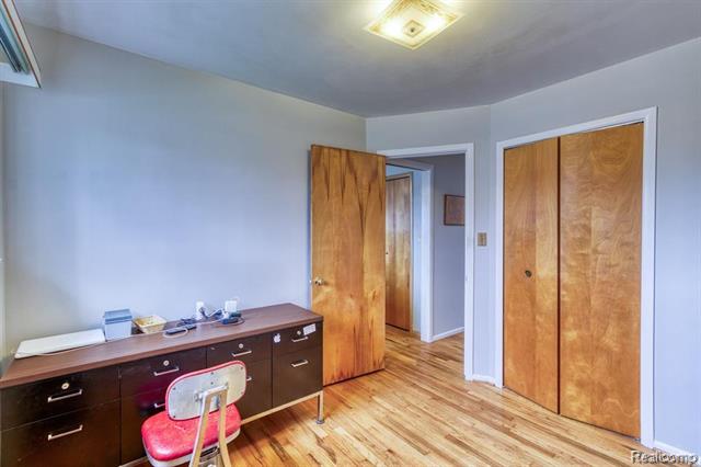 Builiding view sixteen for 13194 Burgundy, Warren, MI. 48089