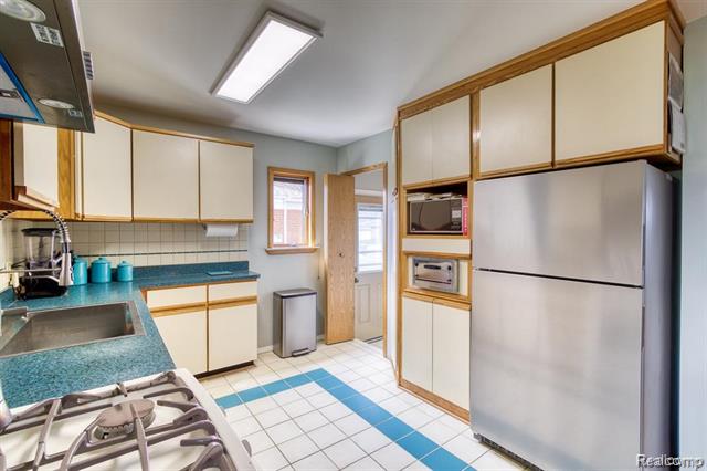 Builiding view ten for 13194 Burgundy, Warren, MI. 48089