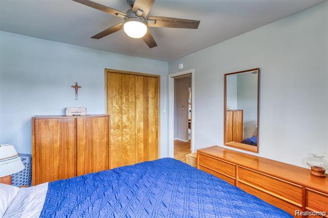 Builiding view thirteen for 13194 Burgundy, Warren, MI. 48089