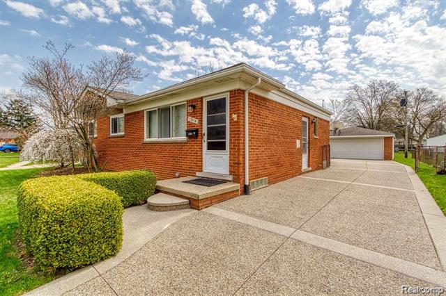 Builiding view three for 13194 Burgundy, Warren, MI. 48089