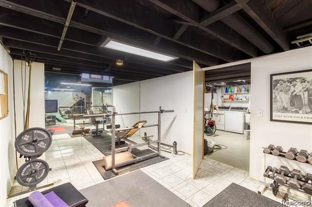 Builiding view twenty four for 13194 Burgundy, Warren, MI. 48089