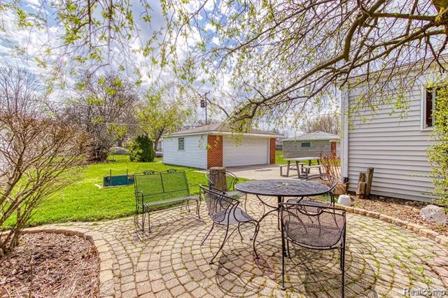 Builiding view twenty nine for 13194 Burgundy, Warren, MI. 48089