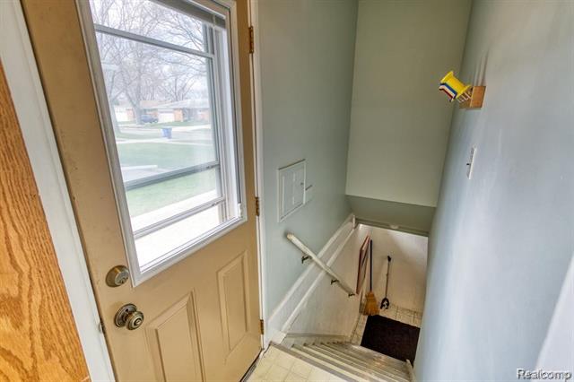 Builiding view twenty one for 13194 Burgundy, Warren, MI. 48089