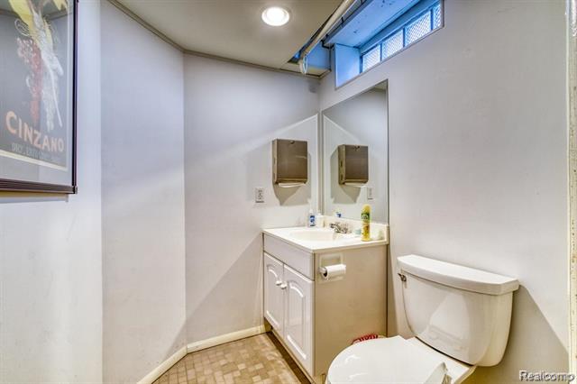 Builiding view twenty three for 13194 Burgundy, Warren, MI. 48089