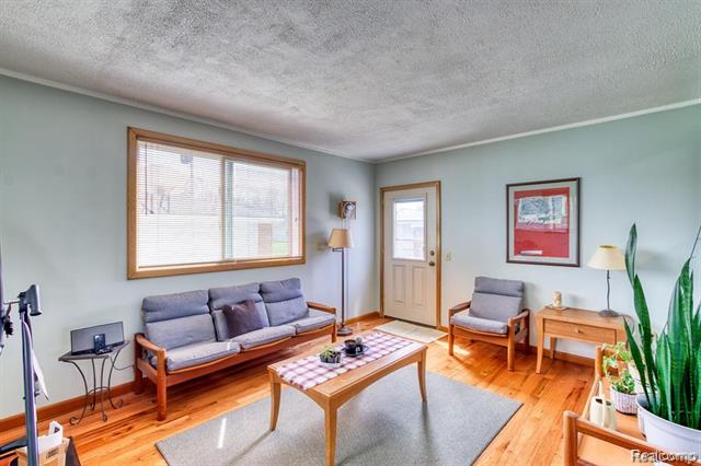 Builiding view twenty for 13194 Burgundy, Warren, MI. 48089