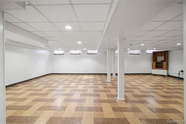 Builiding view eighteen for 13171 Burgundy, Warren, MI. 48089