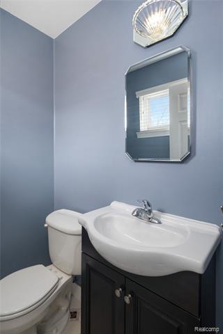 Builiding view fifteen for 13171 Burgundy, Warren, MI. 48089