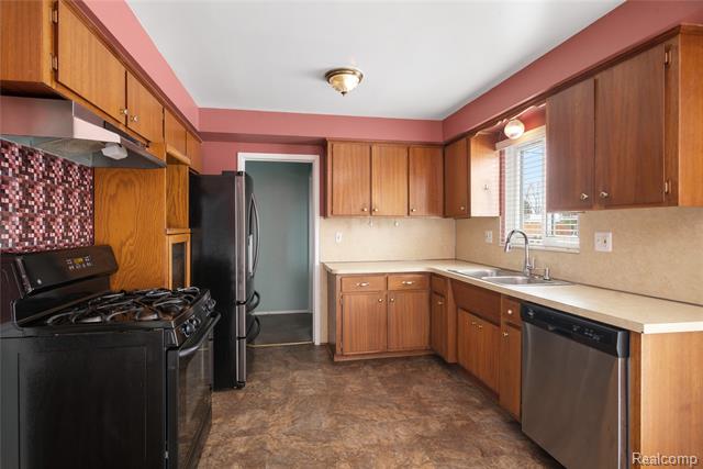 Builiding view six for 13171 Burgundy, Warren, MI. 48089