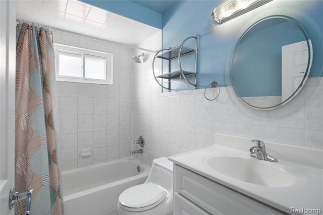 Builiding view thirteen for 13171 Burgundy, Warren, MI. 48089