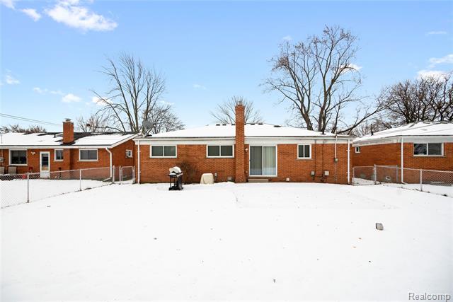 Builiding view twenty one for 13171 Burgundy, Warren, MI. 48089