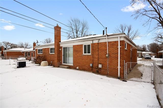 Builiding view twenty three for 13171 Burgundy, Warren, MI. 48089