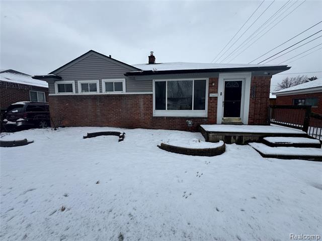 Builiding view one for 26301 Fernwood, Roseville, MI. 48066