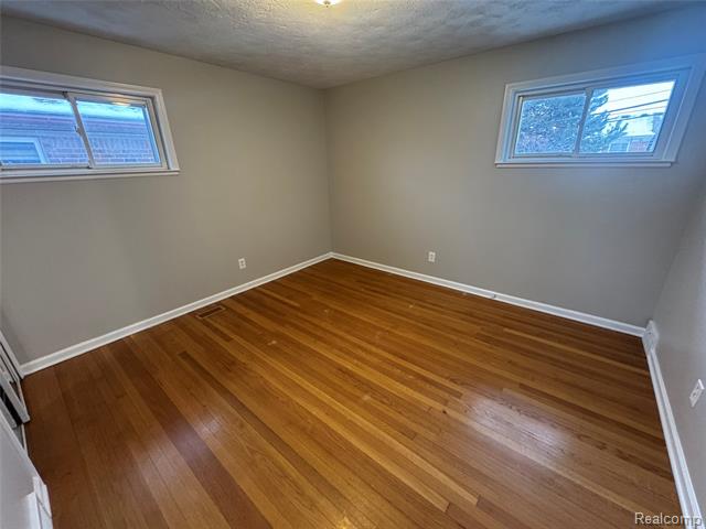 Builiding view ten for 26301 Fernwood, Roseville, MI. 48066