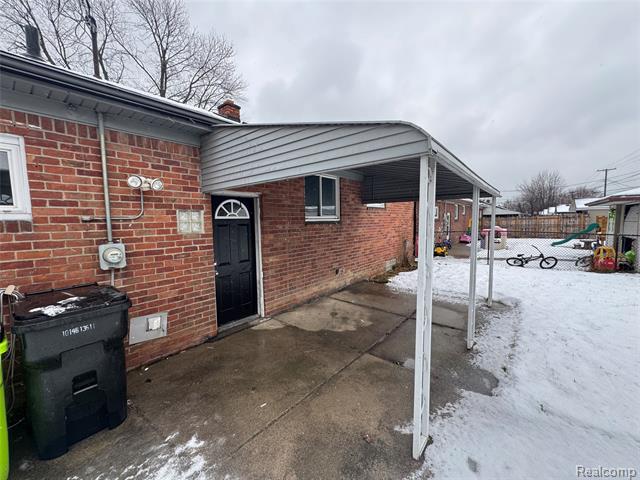 Builiding view two for 26301 Fernwood, Roseville, MI. 48066