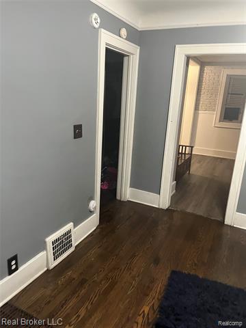 Builiding view nine for 8054 Potomac, Center Line, MI. 48015