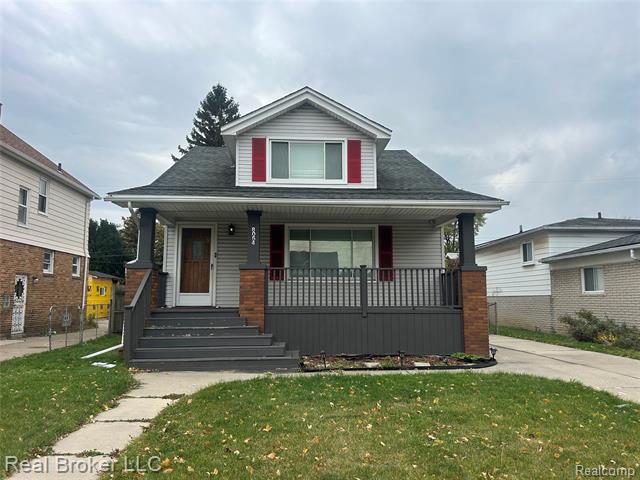 Builiding view one for 8054 Potomac, Center Line, MI. 48015