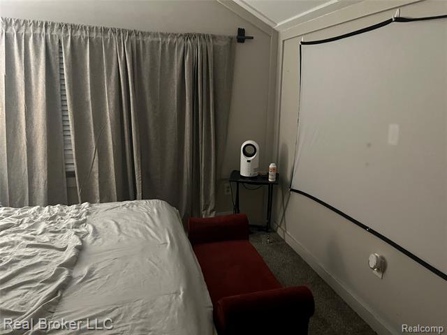 Builiding view seven for 8054 Potomac, Center Line, MI. 48015