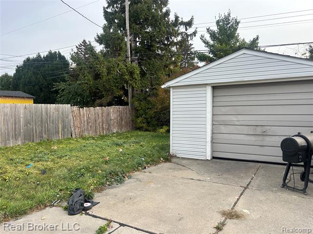 Builiding view twenty five for 8054 Potomac, Center Line, MI. 48015