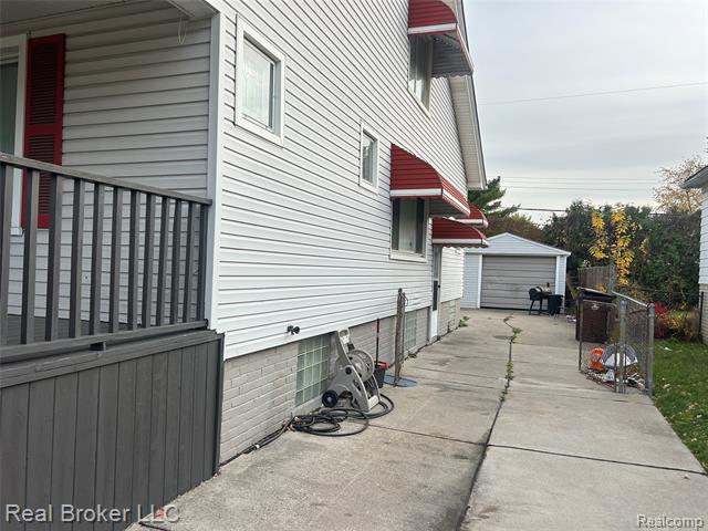 Builiding view twenty four for 8054 Potomac, Center Line, MI. 48015