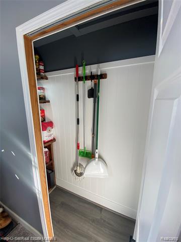 Builiding view seventeen for 26501 Clancy, Roseville, MI. 48066