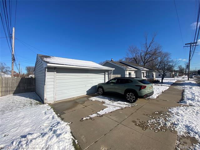 Builiding view two for 26501 Clancy, Roseville, MI. 48066