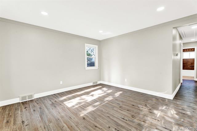 Builiding view five for 27390 Seyburn, Warren, MI. 48092