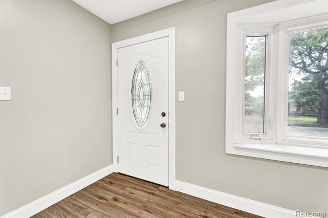 Builiding view four for 27390 Seyburn, Warren, MI. 48092