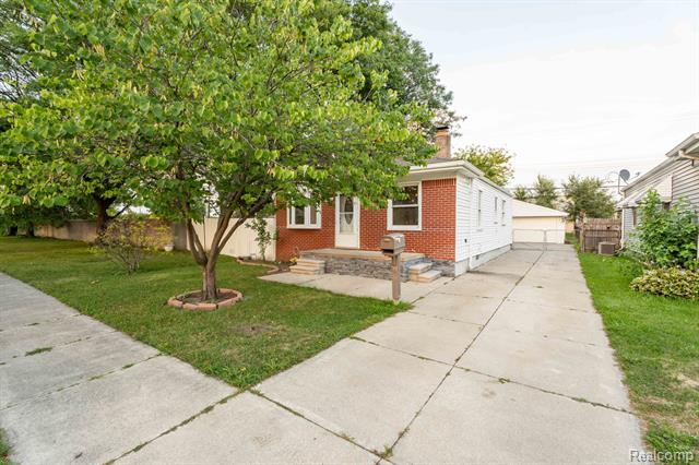 Builiding view thirty one for 27390 Seyburn, Warren, MI. 48092